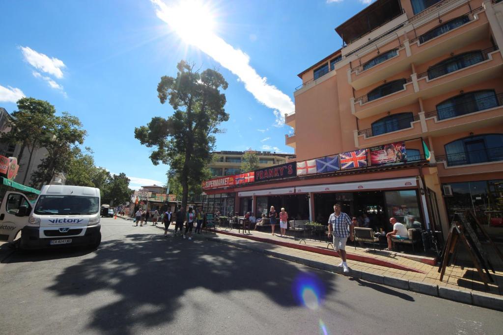 Menada Villa Bonita Apartments Sunny Beach Esterno foto