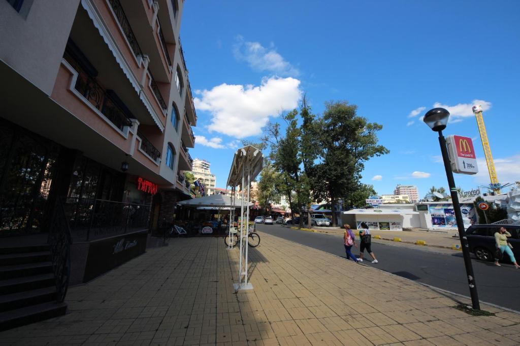 Menada Villa Bonita Apartments Sunny Beach Esterno foto