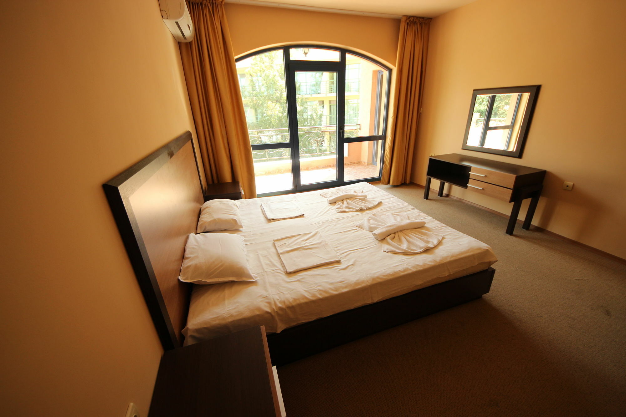 Menada Villa Bonita Apartments Sunny Beach Esterno foto